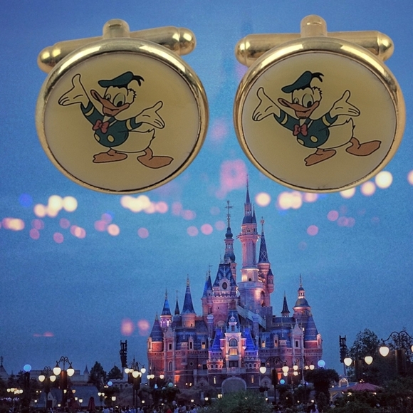 New Without Tags Vintage Looking Donald Duck Goldtone Cufflinks - Picture 2 of 5